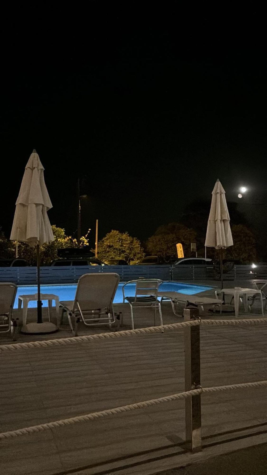 3 Island View Hotel